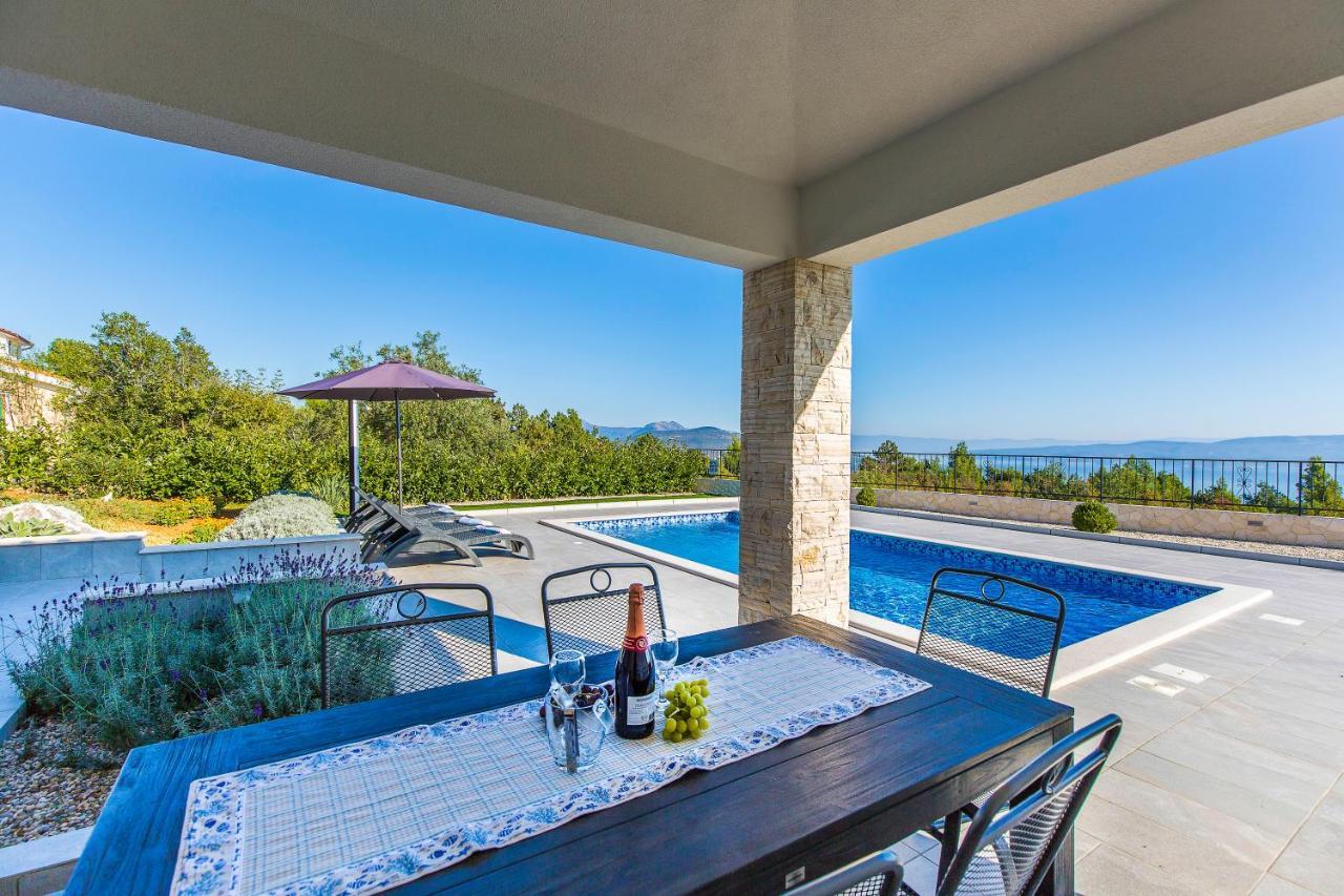 Maris Villa *